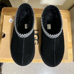 UGG Black W Tasman Slippers with White Accents
